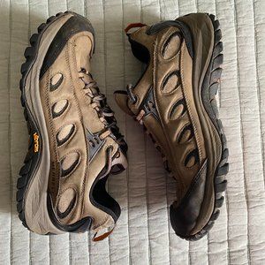 Merrell hiking shoes (men)